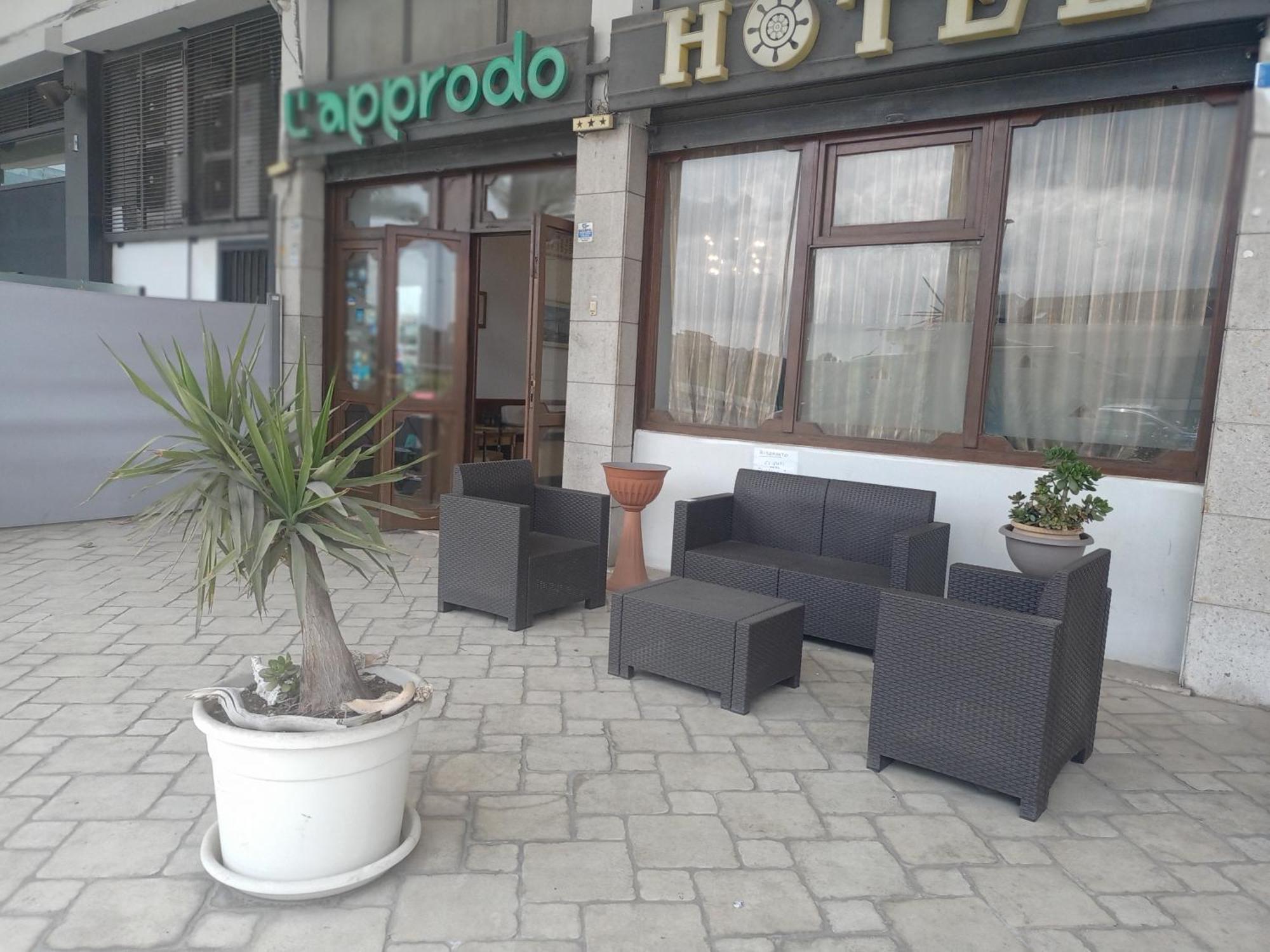 Hotel L'Approdo Bríndisi Exterior foto